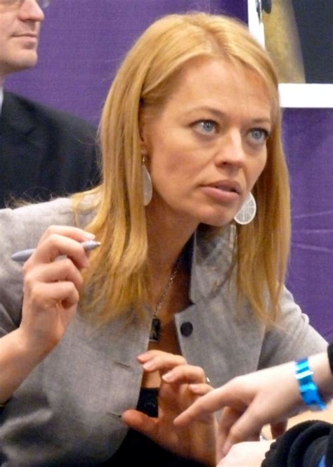 Pictures of Jeri Ryan