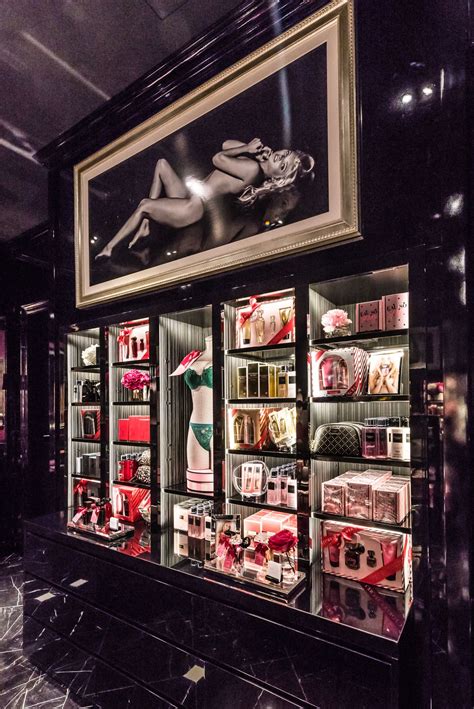 Victoria's Secret Opens First Flagship Store Southeast Asia | SENATUS