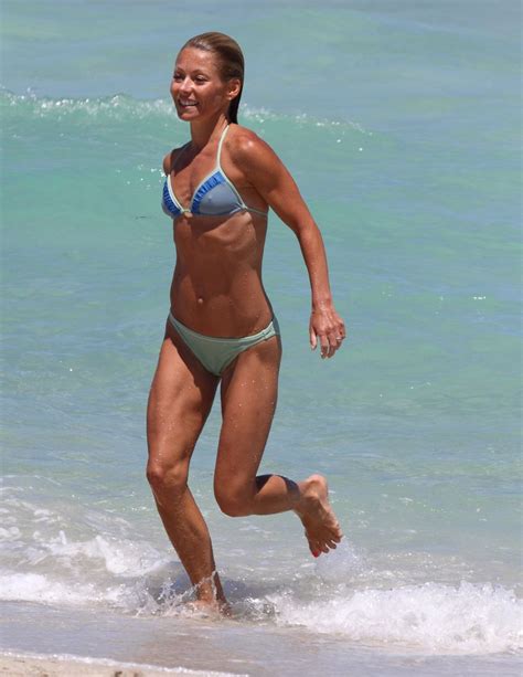 Kelly Ripa's life in photos - ABC News