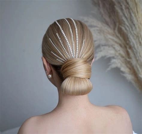 Прическа на свадьбу | Hair jewelry, Hair up styles, Ballroom hair
