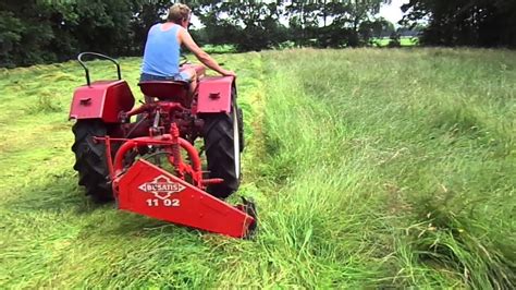 mc Cormick D 219 met busatis 1102 maaibalk - YouTube