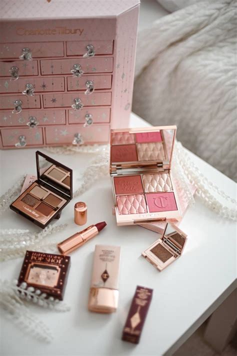 Pin di ᒍEᔕᔕIᑕᗩ ᔕᑕOᒪᗩᖇO su makeup nel 2024 | Idee per il trucco, Idee ...