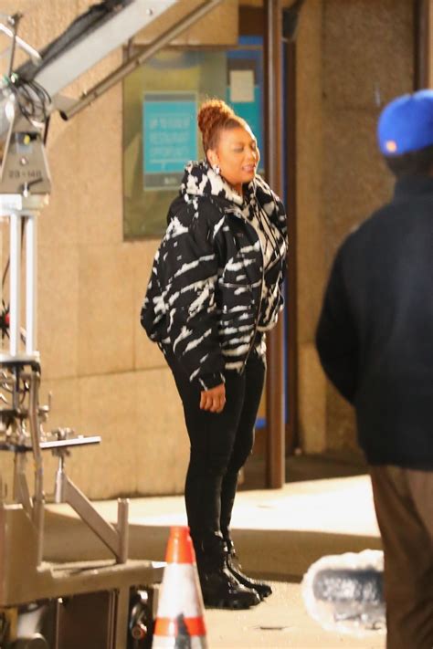 QUEEN LATIFAH Shooting Scenes for New TV Show on Madison Ave in New