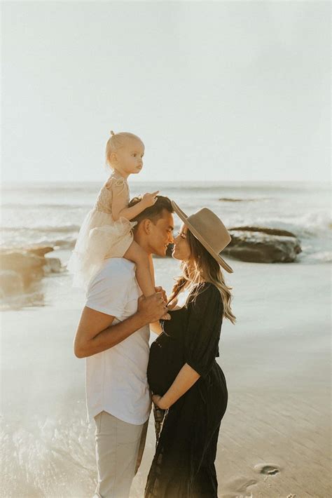 Stylish Family Photoshoot Outfits for a Beach Adventure: Get Inspired!