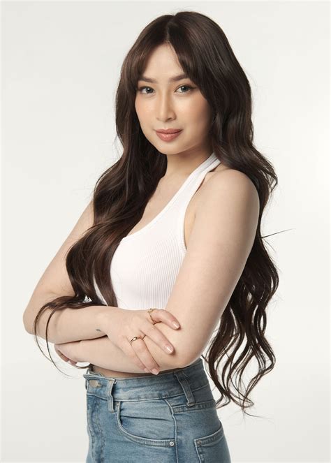 yumi garcia viva artists agency