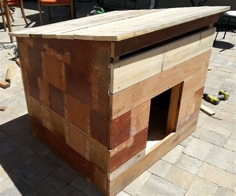 DIY Simple Dog House | MyOutdoorPlans
