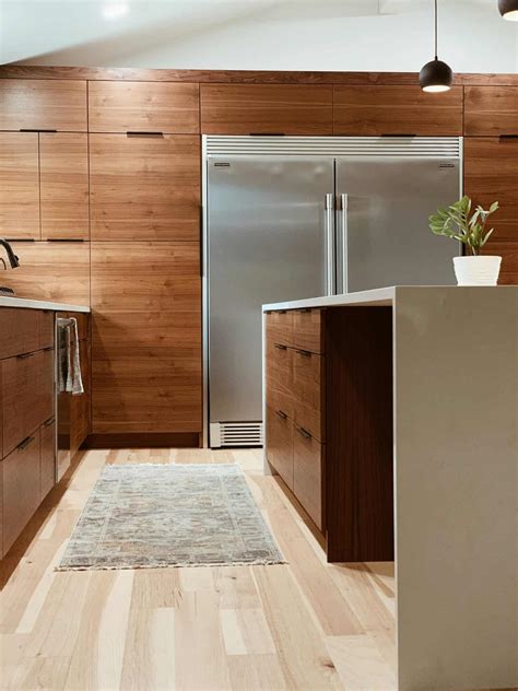 The Masters of Wood: A Journey Through Cabinet Making's Golden Age