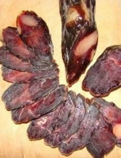 Домашняя вяленая колбаса занимает почетное место среди любимых закусок ...