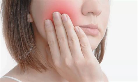 cold sodium hypochlorite reduces post op pain  endodontic patients