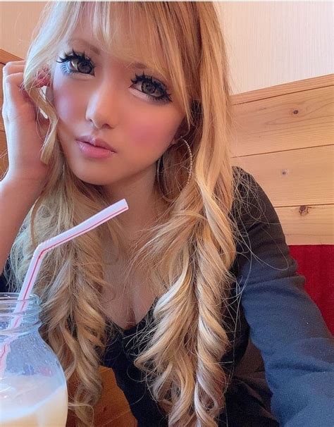 gyaru makeup inspo 💌 in 2022 | Gyaru makeup, Gyaru, Gyaru fashion