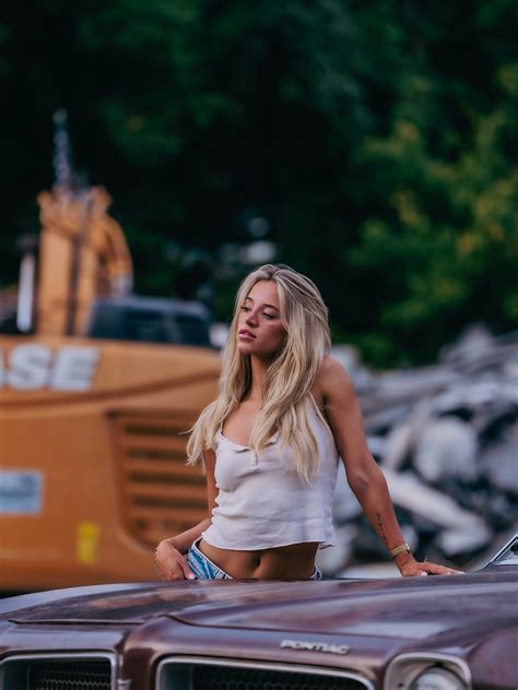 zoey aune (@zoeyaune) • Instagram photos and videos