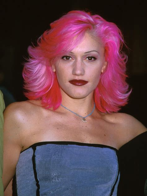 Gwen Stefani goes back to her '90s pink hair