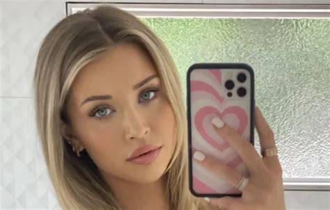 Hockey Goalie Mikayla Demaiter Flaunt Her Bum in Pink Bra And Hotpants ...