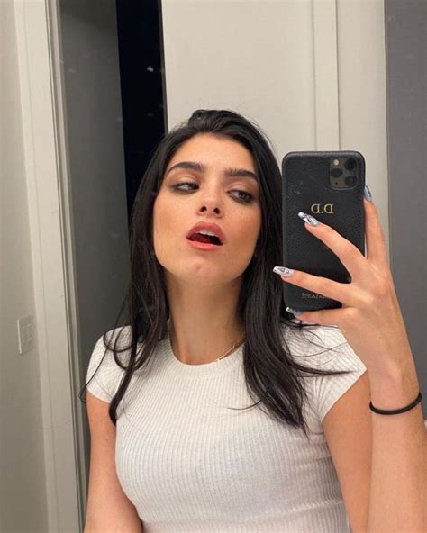 Really need Dixie Damelio to make me go bi right now | Scrolller