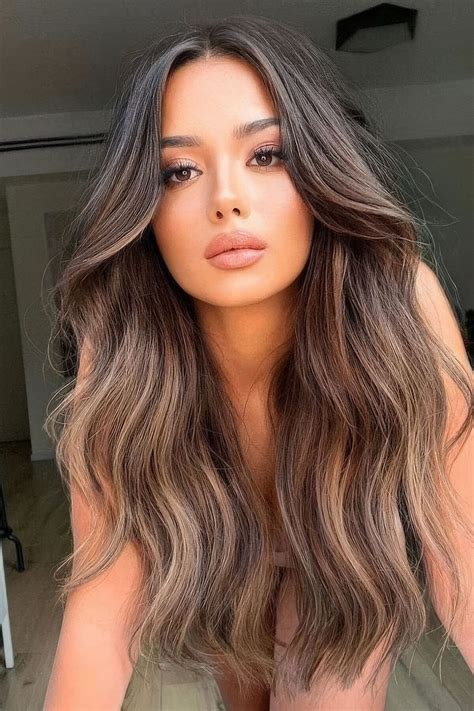 27 Beach Highlights Ideas For Brunettes - Styleoholic