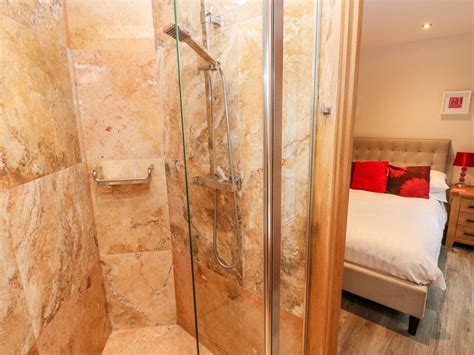 st harmon  solva dyfed cottages lodges