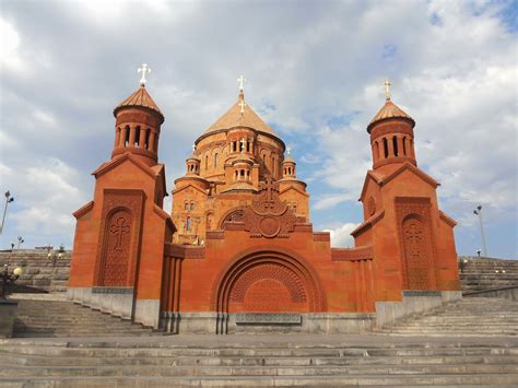 Записки жены армянина: Новая церковь Иоанна Крестителя в Абовяне ...