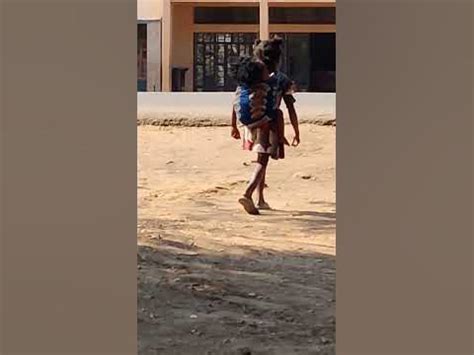 Как дети носят детишек за спиной 🙈😱🙈😱🙈 #африка #замбия - YouTube