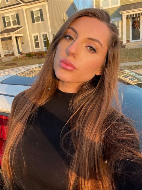 Kay Marie | Scrolller