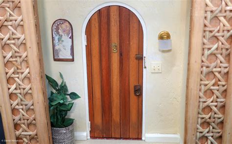 DAVID MINIATURES - THREES COMPANY DOOR