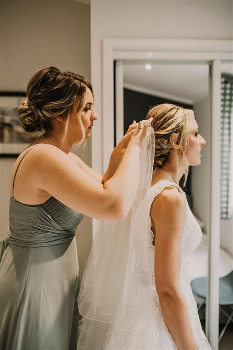 Maid of Honour Duties: The Ultimate Guide | eeek! Weddings