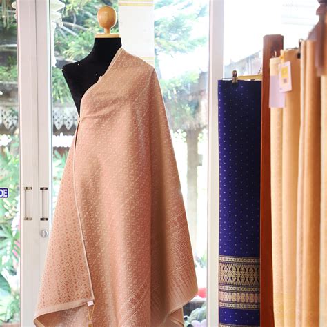 Bangkok Post - Princess inspires weavers in Lamphun