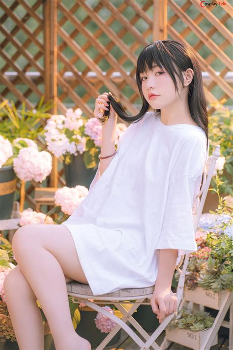 Nekokoyoshi cosplay White T-Shirt "75 photos" - Cosplaytele