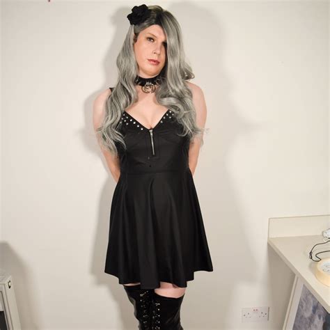 I want to be a big tiddy goth femboy for someone. Any takers? : femboy