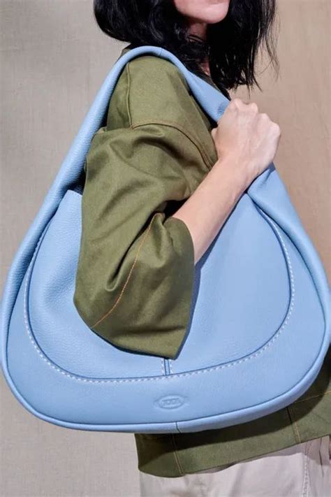 Tod’s Spring 2021 Ready-to-Wear Collection | Bags, Fashion bags, Street ...