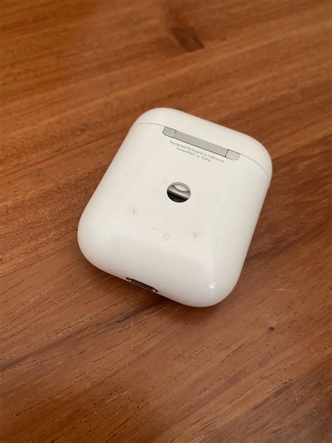 How is this even possible : r/airpods