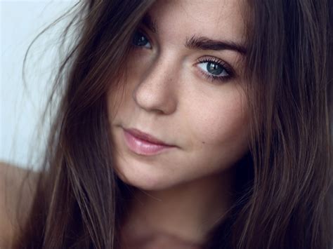 Download wallpaper look, girl, face, beauty, brown hair, Anastasia ...