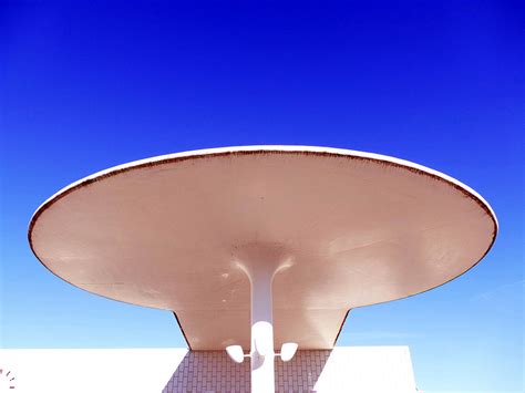 Iconic petrol stations around the world – architecture and design