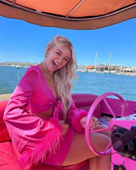 Katie Sigmond 09/29/2022 • CelebMafia