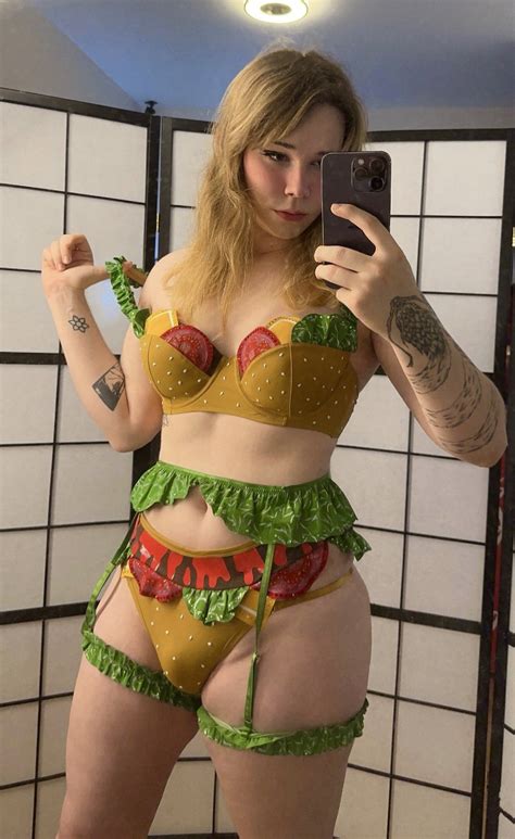 TW Pornstars - 1 pic. Meowriza. Twitter. hungry?. 6:34 PM - 27 Oct 2022
