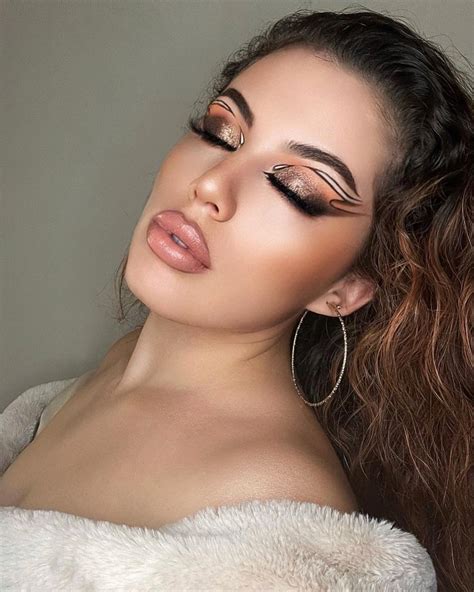 Medusa Venom – Palace of Lashes by Sala