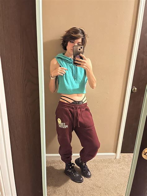 Does my tit reveal please you? : r/SmolTiddyGothGF