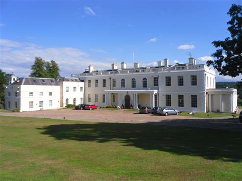 The ultimate travel guide to visiting the scenic town of Barham 10