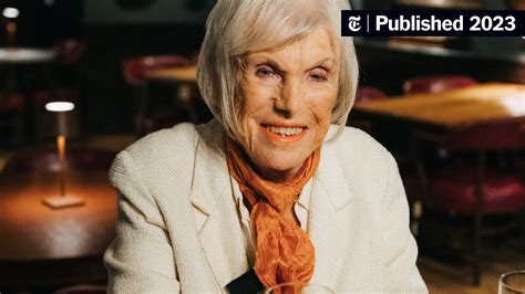 At 98, Dorothy Wiggins Is a Social Media Star - The New York Times