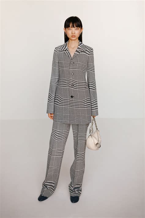 BURBERRY 2024 Spring Collection | 画像55枚 - FASHIONSNAP
