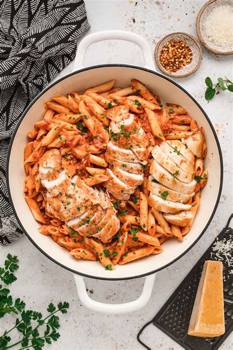 Spicy Chicken Pasta - Yellow Bliss Road