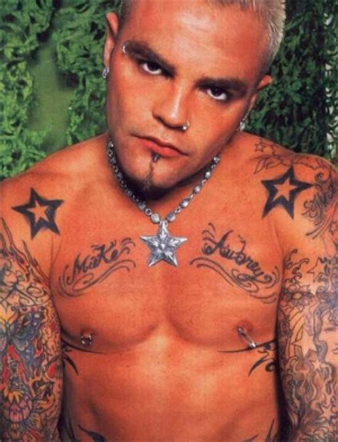 Shifty Shellshock from Crazy town | 2000s men, Rockstar tattoo, Singer