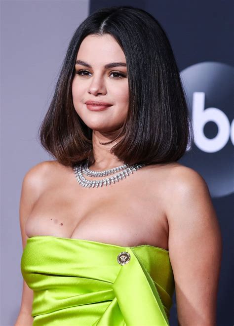 The Hottest Women Celebrity: A Powerful Role Model For Women Image 4