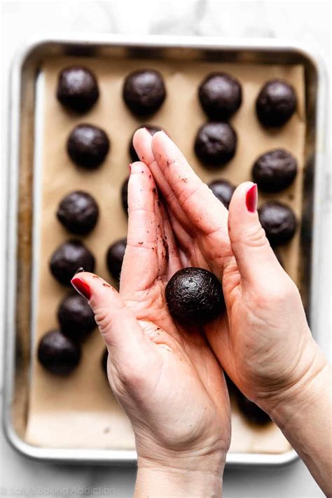 4-Ingredient Oreo Balls (Easy Recipe) - Sally's Baking Addiction