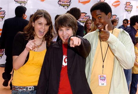 cast  neds declassified reunite  tiktok  years  finale