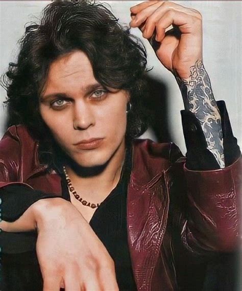 Pin by Nancy Weiß on Gothic/Alt 🖤🍷 | Ville valo, Ville, People