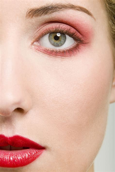 What Causes Red Blotches Under Eyes - Infoupdate.org