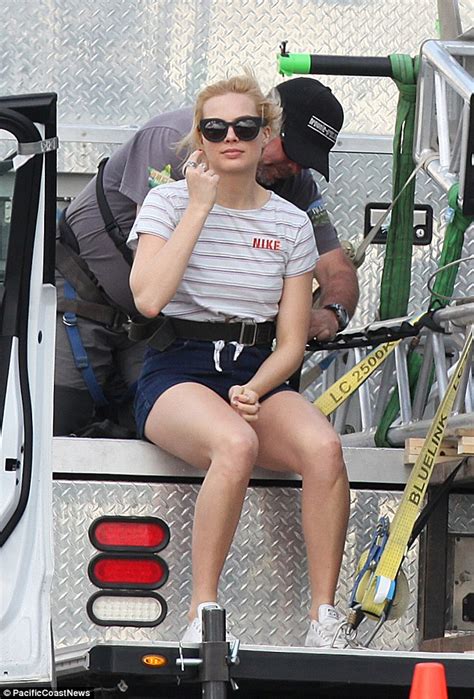 Margot Robbie gets harnessed up for Suicide Squad stunt scenes | Daily ...