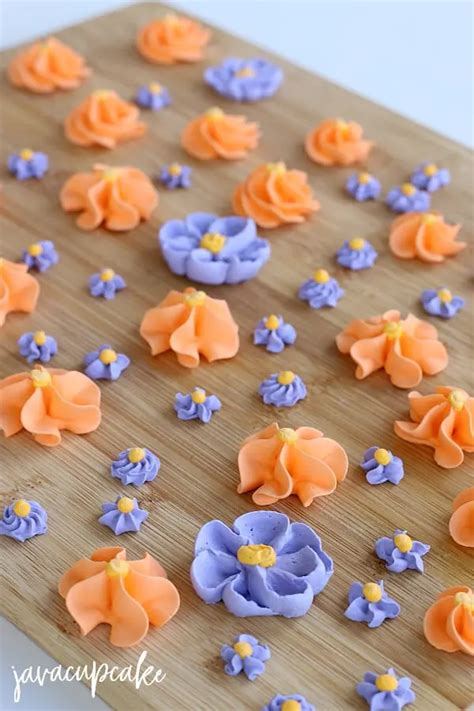 Get Ready to Wow with Royal Icing Flowers - JavaCupcake