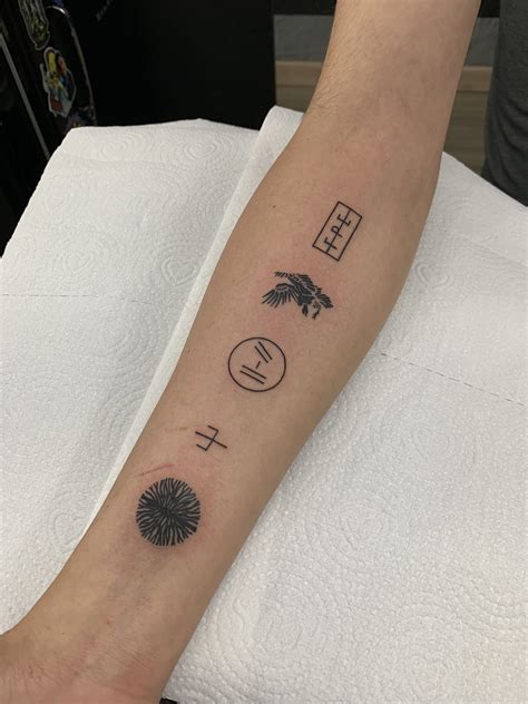 Top Tattoos, Black Ink Tattoos, Mini Tattoos, Cute Tattoos, Tattoos And ...