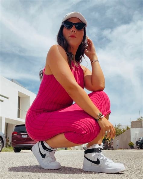 »𝐀𝐍𝐃𝐑𝐄𝐀 𝐆𝐀𝐑𝐂𝐈𝐀🕊 ♡ | Una arregladita y se te reinicia la vida. 💅🏼💗